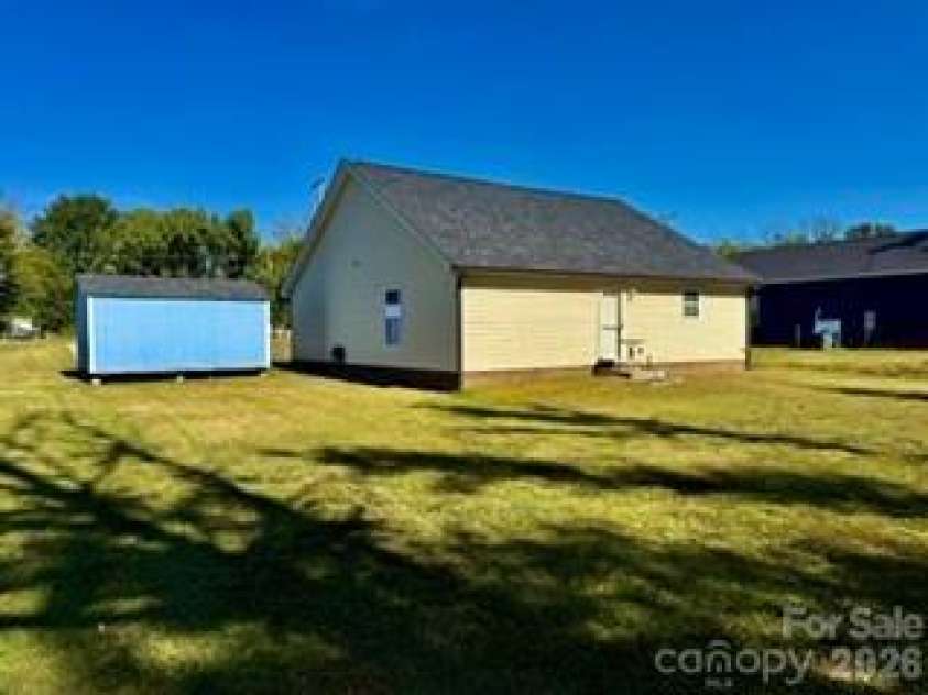 1305 Crawford Road, Rock Hill, SC 29730.  MLS# CAR4429444, YatesRealty ID 54112. 