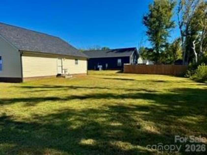1305 Crawford Road, Rock Hill, SC 29730.  MLS# CAR4429444, YatesRealty ID 54112. 