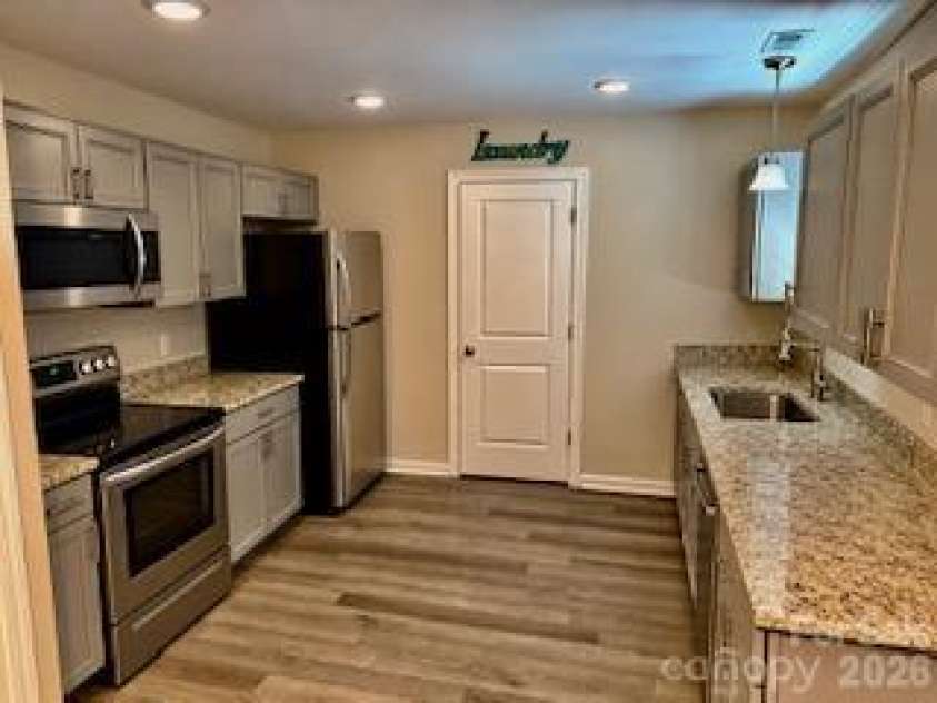 1305 Crawford Road, Rock Hill, SC 29730.  MLS# CAR4429444, YatesRealty ID 54112. 