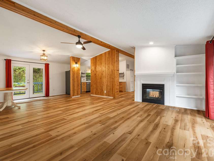 75 Cliffview Drive, Asheville, NC 28803.  MLS# CAR4428267, YatesRealty ID 54117. 
