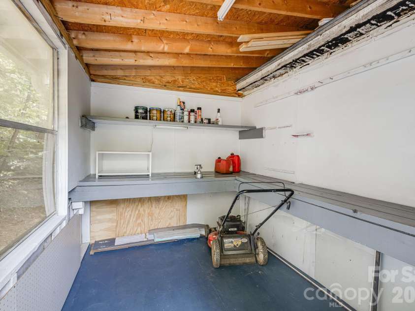 75 Cliffview Drive, Asheville, NC 28803.  MLS# CAR4428267, YatesRealty ID 54117. 