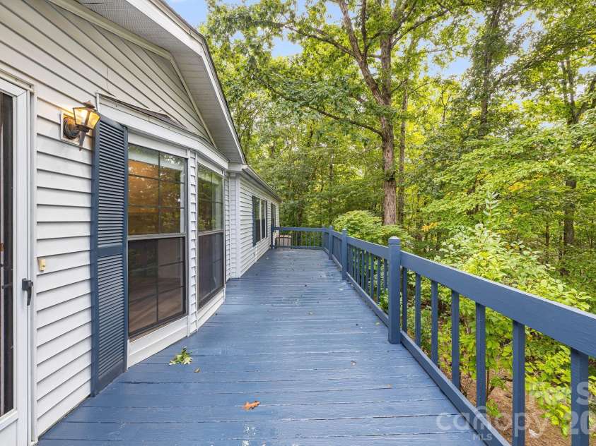 75 Cliffview Drive, Asheville, NC 28803.  MLS# CAR4428267, YatesRealty ID 54117. 