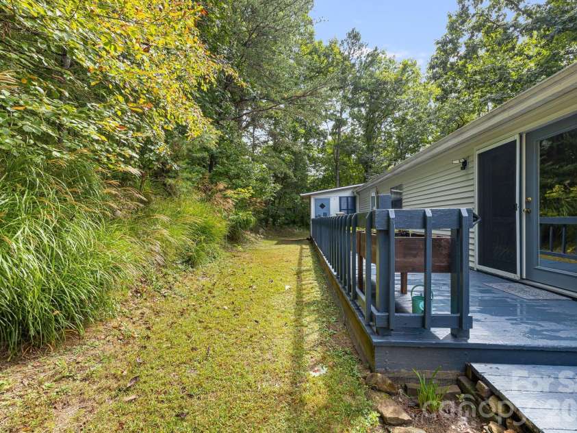 75 Cliffview Drive, Asheville, NC 28803.  MLS# CAR4428267, YatesRealty ID 54117. 