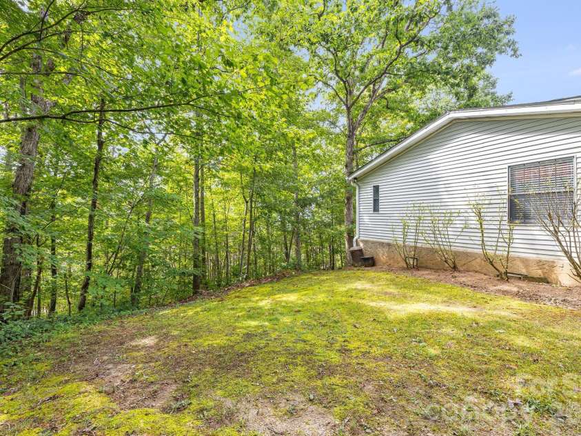 75 Cliffview Drive, Asheville, NC 28803.  MLS# CAR4428267, YatesRealty ID 54117. 