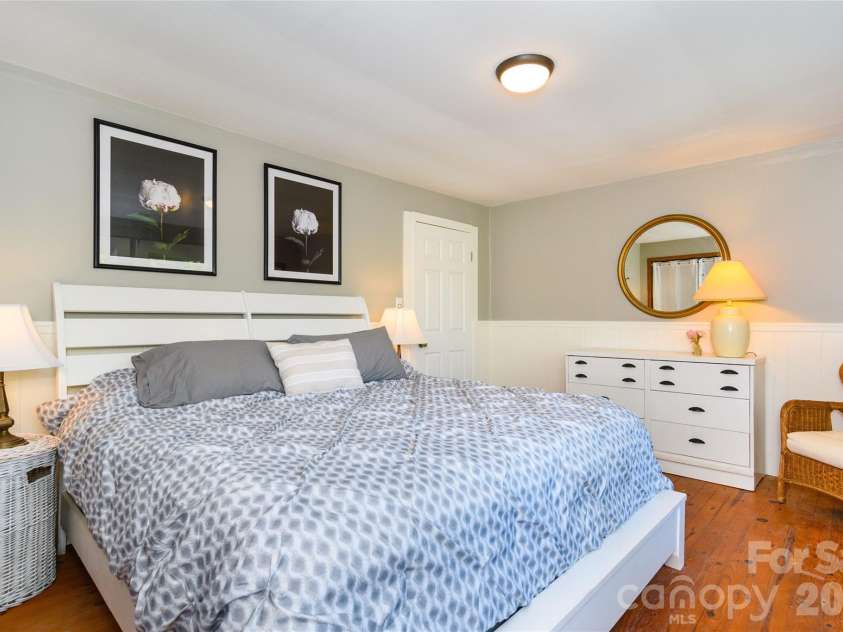 138 Hummingbird Cove, Lake Lure, NC 28746.  MLS# CAR4423376, YatesRealty ID 54119. 