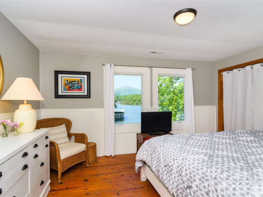 138 Hummingbird Cove, Lake Lure, NC 28746.  MLS# CAR4423376, YatesRealty ID 54119. 
