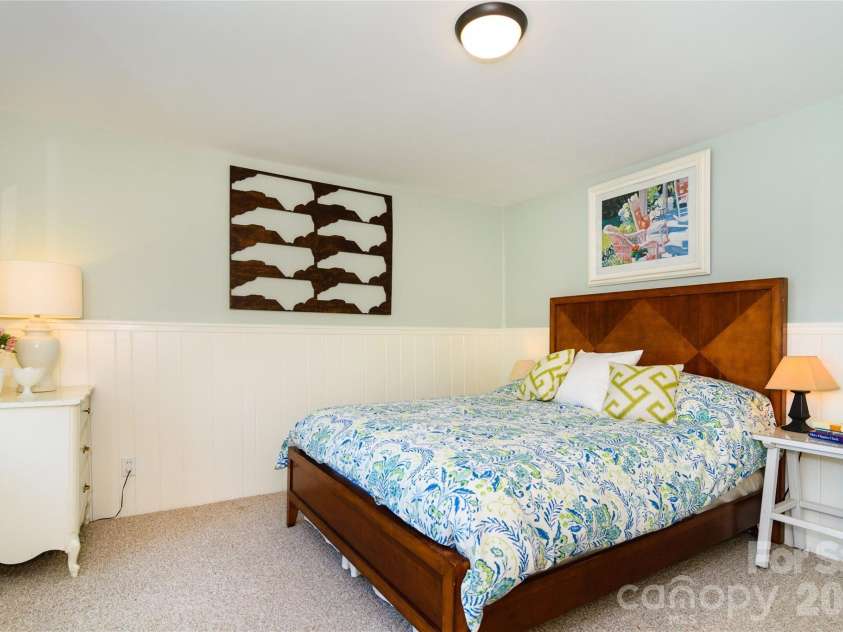 138 Hummingbird Cove, Lake Lure, NC 28746.  MLS# CAR4423376, YatesRealty ID 54119. 