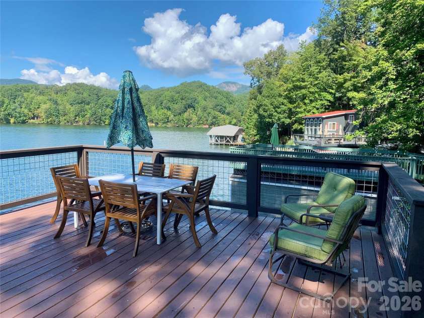 138 Hummingbird Cove, Lake Lure, NC 28746.  MLS# CAR4423376, YatesRealty ID 54119. 