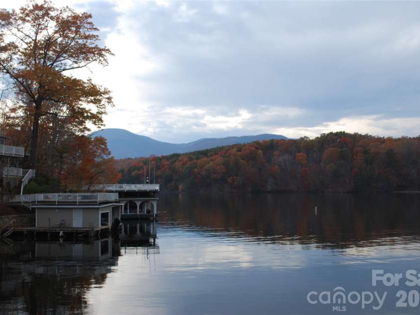 138 Hummingbird Cove, Lake Lure, NC 28746.  MLS# CAR4423376, YatesRealty ID 54119. 