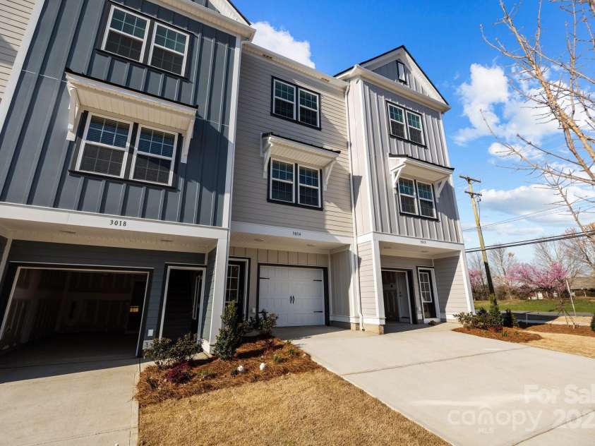 3116 Butler Hill Drive, Matthews, NC 28105.  MLS# CAR4211289, YatesRealty ID 5412. 