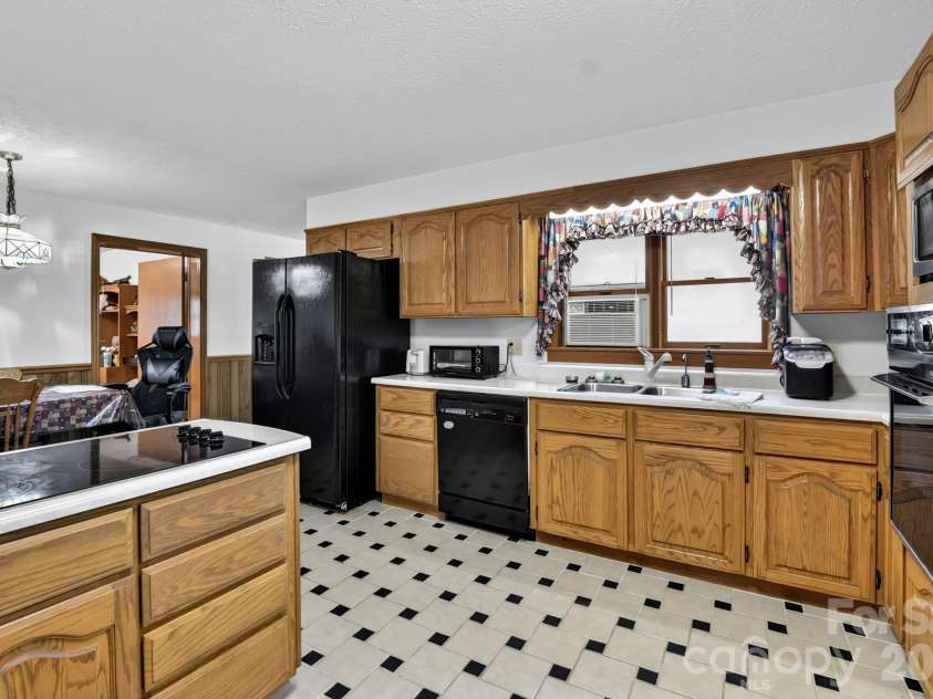 1145 Coleman Mountain Road, Waynesville, NC 28785.  MLS# CAR4430183, YatesRealty ID 54124. 