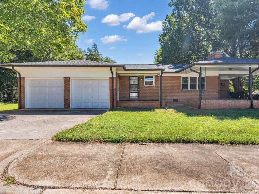 402 Horah Street, Salisbury, NC 28144.  MLS# CAR4430439, YatesRealty ID 54129. 