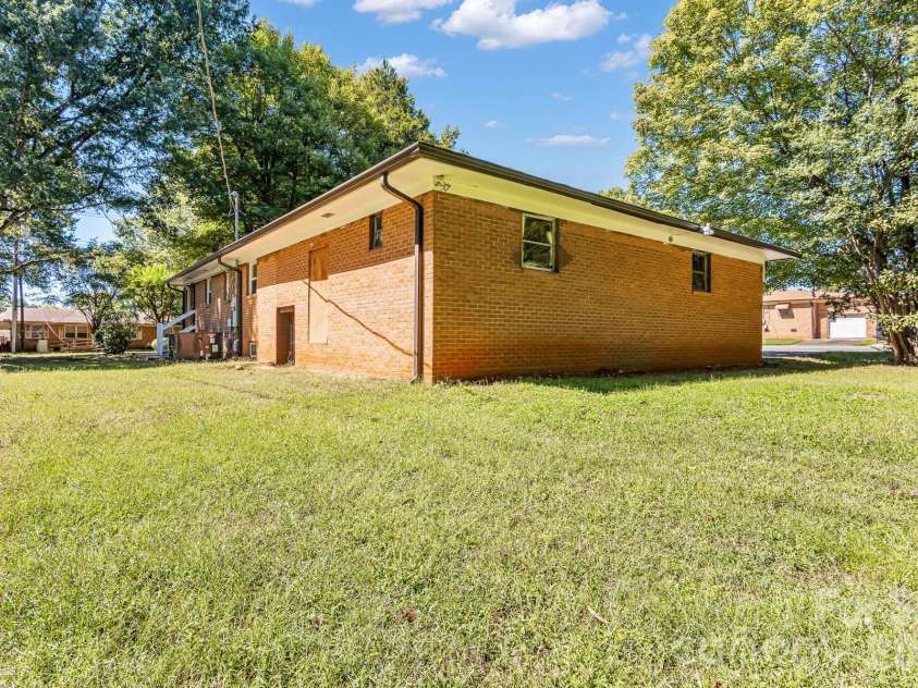 402 Horah Street, Salisbury, NC 28144.  MLS# CAR4430439, YatesRealty ID 54129. 