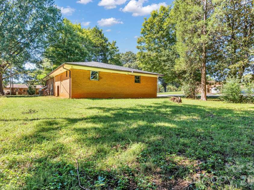 402 Horah Street, Salisbury, NC 28144.  MLS# CAR4430439, YatesRealty ID 54129. 