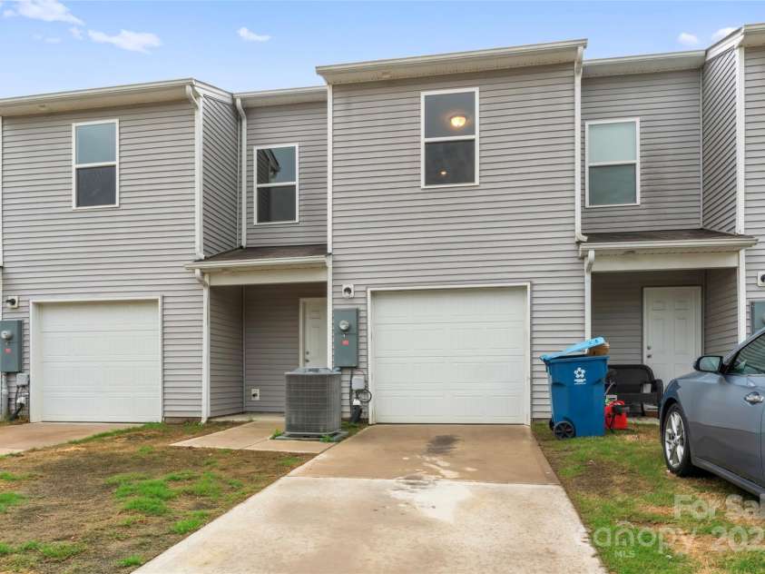 221 Century Drive, Salisbury, NC 28147.  MLS# CAR4246422, YatesRealty ID 5413. 