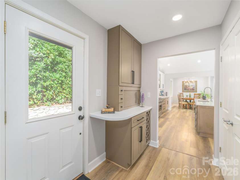 465 Leatherwood Road, Maggie Valley, NC 28751.  MLS# CAR4430446, YatesRealty ID 54136. Butler pantry/foyer