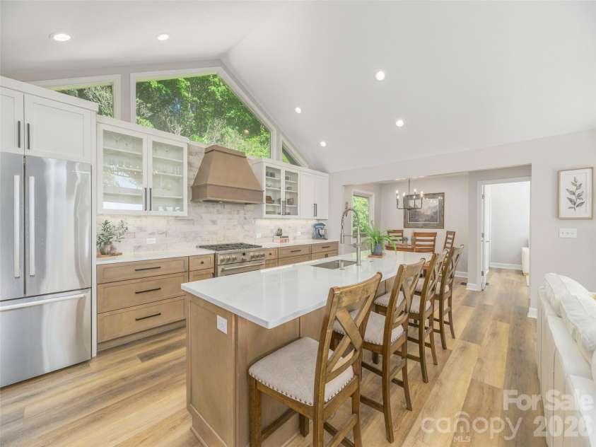 465 Leatherwood Road, Maggie Valley, NC 28751.  MLS# CAR4430446, YatesRealty ID 54136. Chef's appointed kitchen