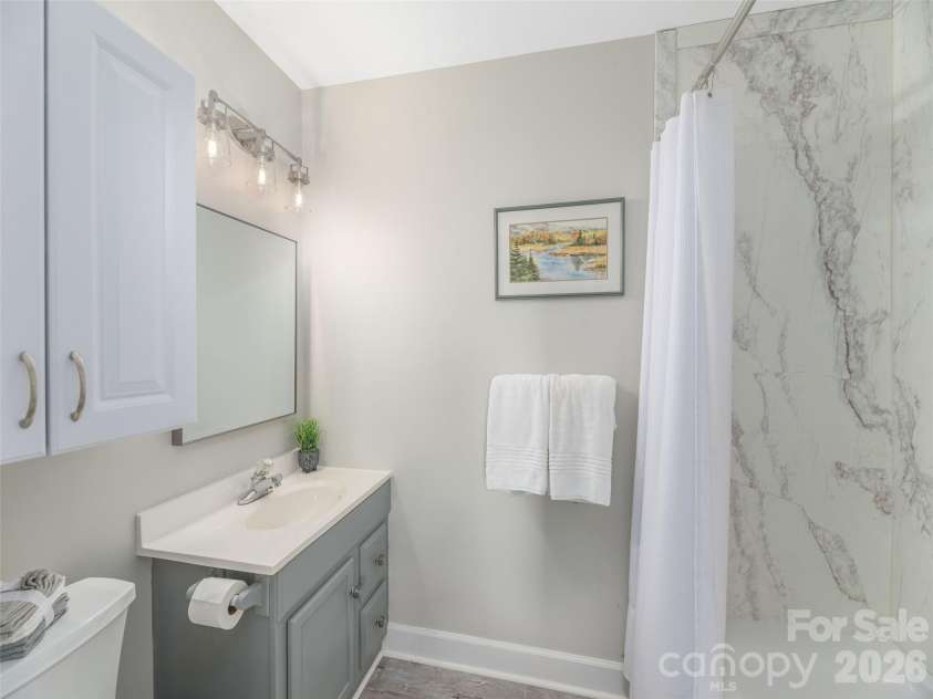 465 Leatherwood Road, Maggie Valley, NC 28751.  MLS# CAR4430446, YatesRealty ID 54136. Primary suite #4 bathroom