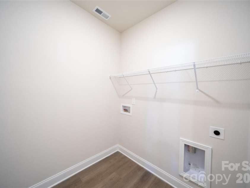 539 Larragan Drive, Denver, NC 28037.  MLS# CAR4430471, YatesRealty ID 54137. 