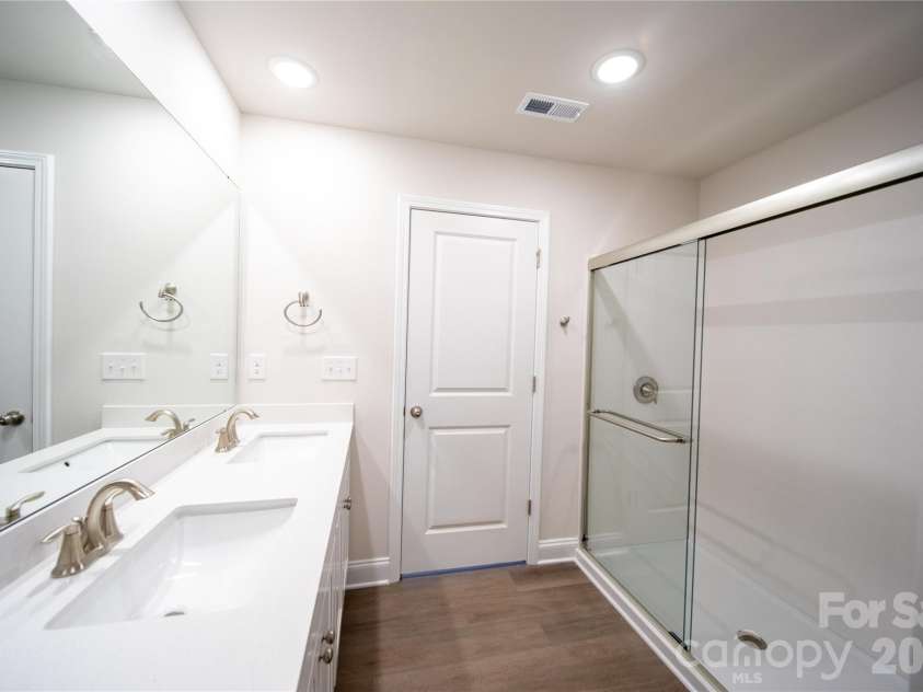 539 Larragan Drive, Denver, NC 28037.  MLS# CAR4430471, YatesRealty ID 54137. 