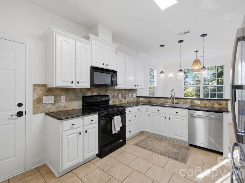 13118 Windy Lea Lane, Huntersville, NC 28078.  MLS# CAR4429996, YatesRealty ID 54139. 