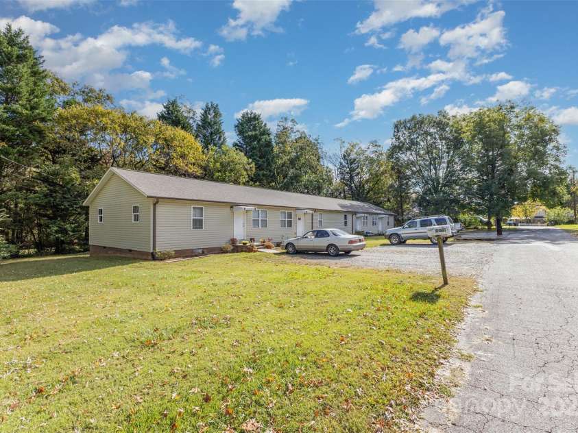 2081 Whisnant Avenue, Newton, NC 28658.  MLS# CAR4314434, YatesRealty ID 5414. 