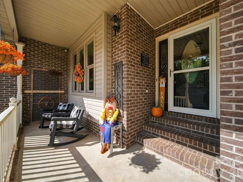 3645 Wandering Lane, Hickory, NC 28601.  MLS# CAR4429752, YatesRealty ID 54142. 