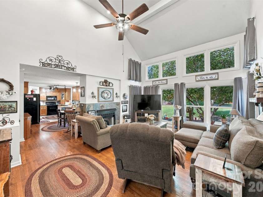 3645 Wandering Lane, Hickory, NC 28601.  MLS# CAR4429752, YatesRealty ID 54142. 