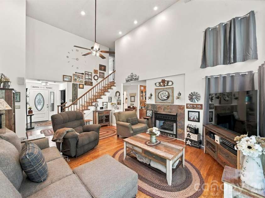 3645 Wandering Lane, Hickory, NC 28601.  MLS# CAR4429752, YatesRealty ID 54142. 