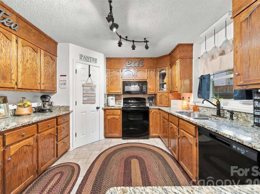 3645 Wandering Lane, Hickory, NC 28601.  MLS# CAR4429752, YatesRealty ID 54142. 