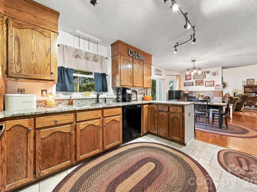 3645 Wandering Lane, Hickory, NC 28601.  MLS# CAR4429752, YatesRealty ID 54142. 