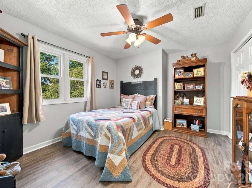 3645 Wandering Lane, Hickory, NC 28601.  MLS# CAR4429752, YatesRealty ID 54142. 