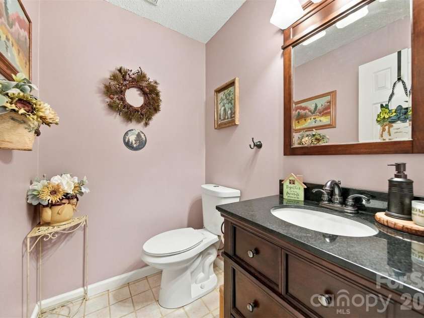 3645 Wandering Lane, Hickory, NC 28601.  MLS# CAR4429752, YatesRealty ID 54142. 