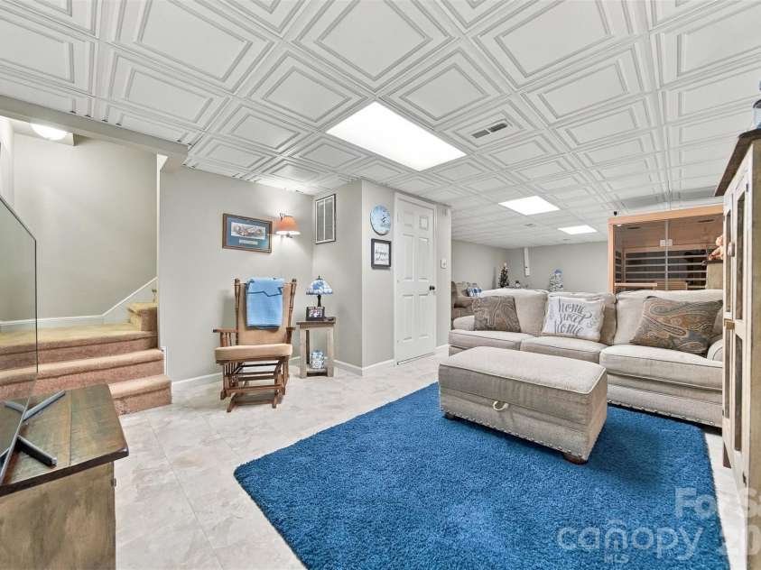 3645 Wandering Lane, Hickory, NC 28601.  MLS# CAR4429752, YatesRealty ID 54142. 