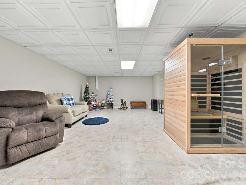 3645 Wandering Lane, Hickory, NC 28601.  MLS# CAR4429752, YatesRealty ID 54142. 