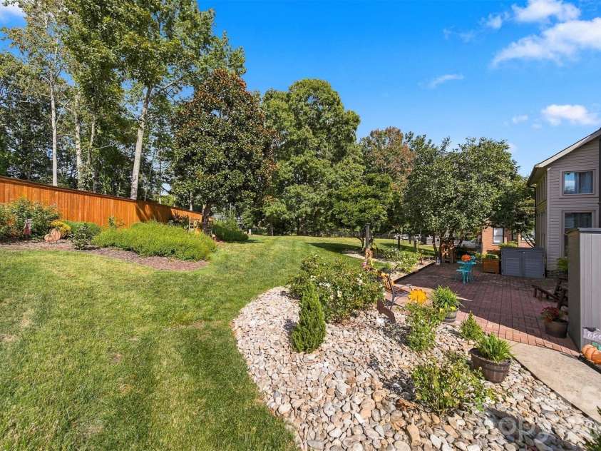 3645 Wandering Lane, Hickory, NC 28601.  MLS# CAR4429752, YatesRealty ID 54142. 
