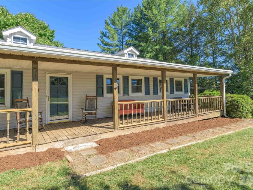 550 Enka Lake Road, Candler, NC 28715.  MLS# CAR4430159, YatesRealty ID 54146. 