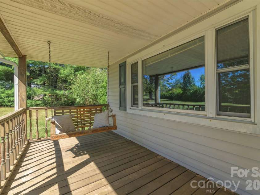 550 Enka Lake Road, Candler, NC 28715.  MLS# CAR4430159, YatesRealty ID 54146. 
