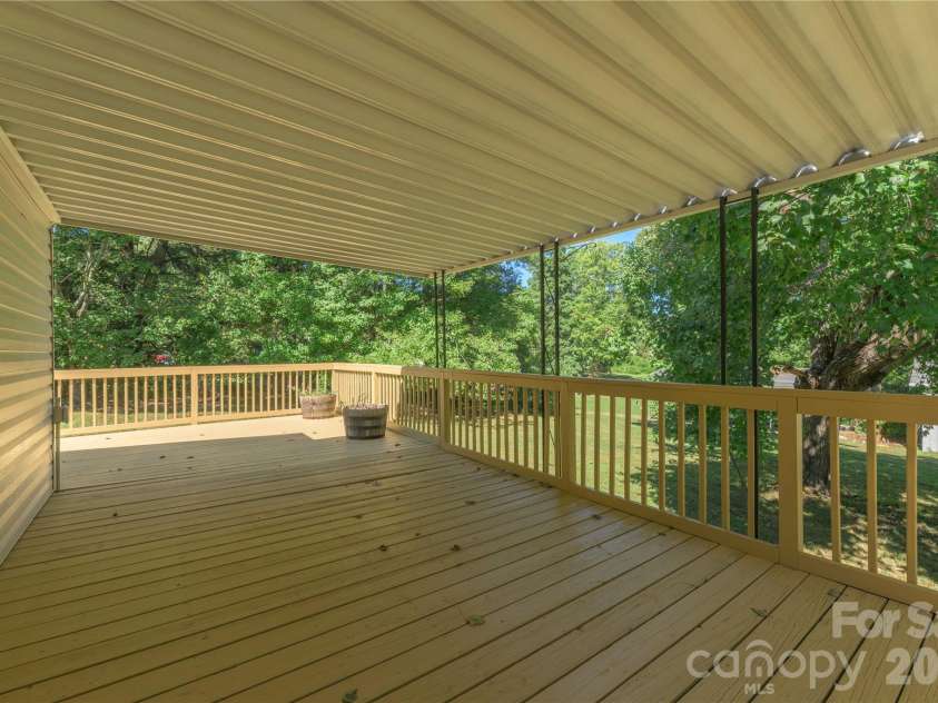 550 Enka Lake Road, Candler, NC 28715.  MLS# CAR4430159, YatesRealty ID 54146. 