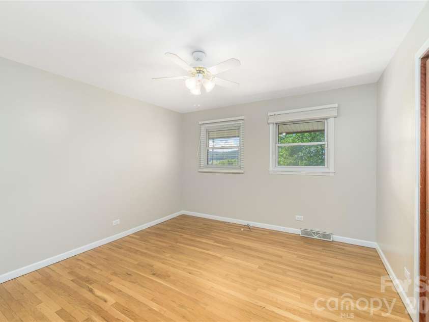 550 Enka Lake Road, Candler, NC 28715.  MLS# CAR4430159, YatesRealty ID 54146. 