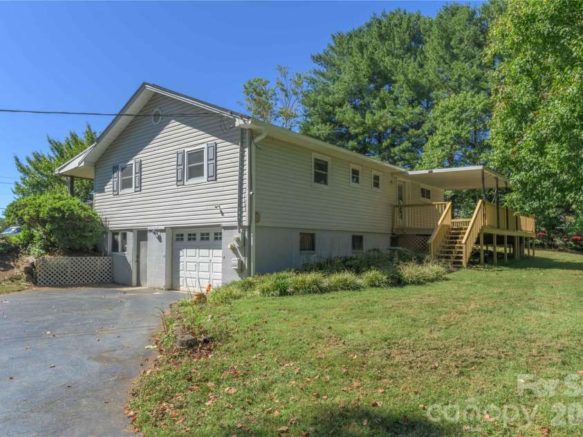 550 Enka Lake Road, Candler, NC 28715.  MLS# CAR4430159, YatesRealty ID 54146. 