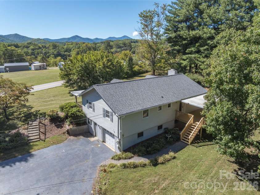 550 Enka Lake Road, Candler, NC 28715.  MLS# CAR4430159, YatesRealty ID 54146. 