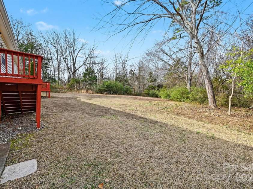 137 Cedar Grove Road, Clover, SC 29710.  MLS# CAR4316459, YatesRealty ID 5415. 