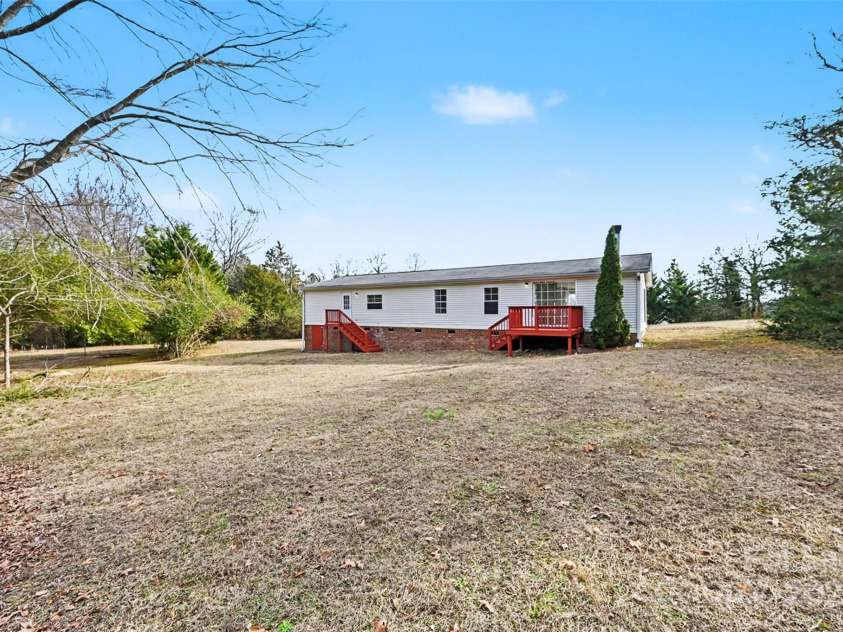 137 Cedar Grove Road, Clover, SC 29710.  MLS# CAR4316459, YatesRealty ID 5415. 