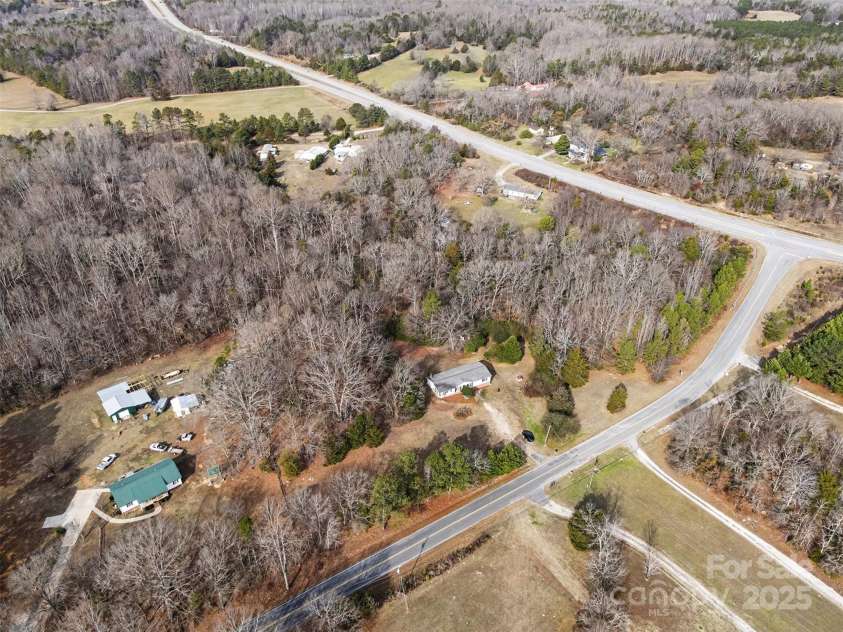 137 Cedar Grove Road, Clover, SC 29710.  MLS# CAR4316459, YatesRealty ID 5415. 