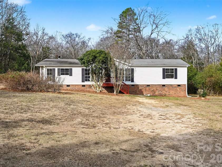 137 Cedar Grove Road, Clover, SC 29710.  MLS# CAR4316459, YatesRealty ID 5415. 