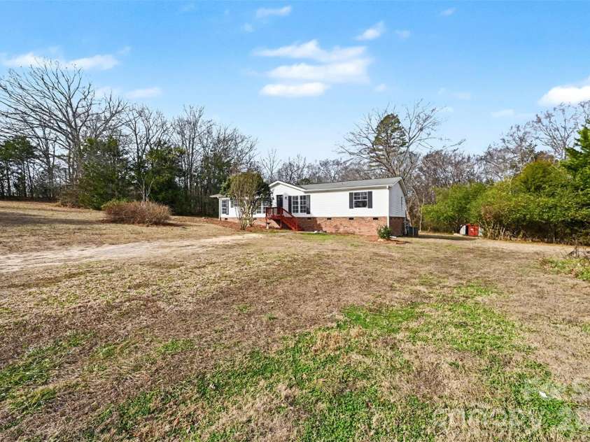 137 Cedar Grove Road, Clover, SC 29710.  MLS# CAR4316459, YatesRealty ID 5415. 