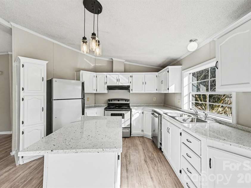 137 Cedar Grove Road, Clover, SC 29710.  MLS# CAR4316459, YatesRealty ID 5415. 