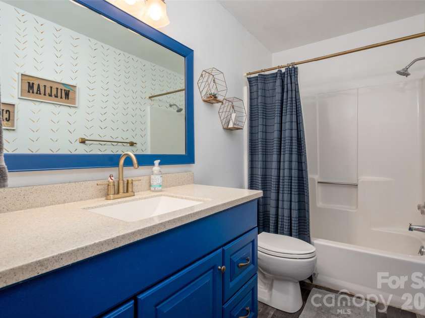 2559 Watson Drive, Lancaster, SC 29720.  MLS# CAR4428149, YatesRealty ID 54150. 2nd Bathroom