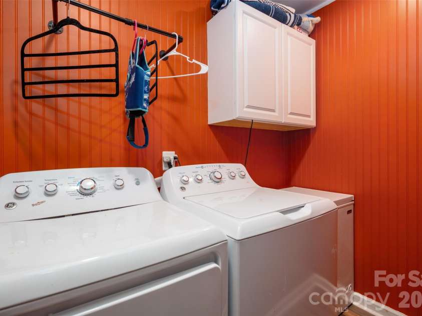 2559 Watson Drive, Lancaster, SC 29720.  MLS# CAR4428149, YatesRealty ID 54150. Laundry Closet located in short hallway across from 3rd bathroom.